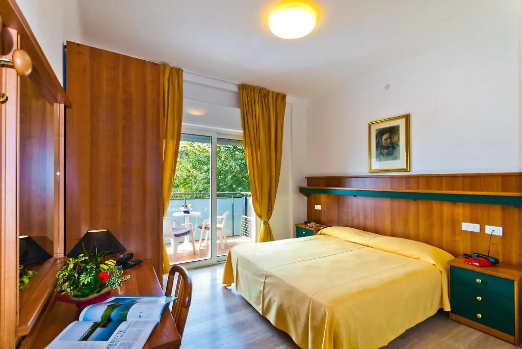 ****  Hotel Gimm Бибионе Италия